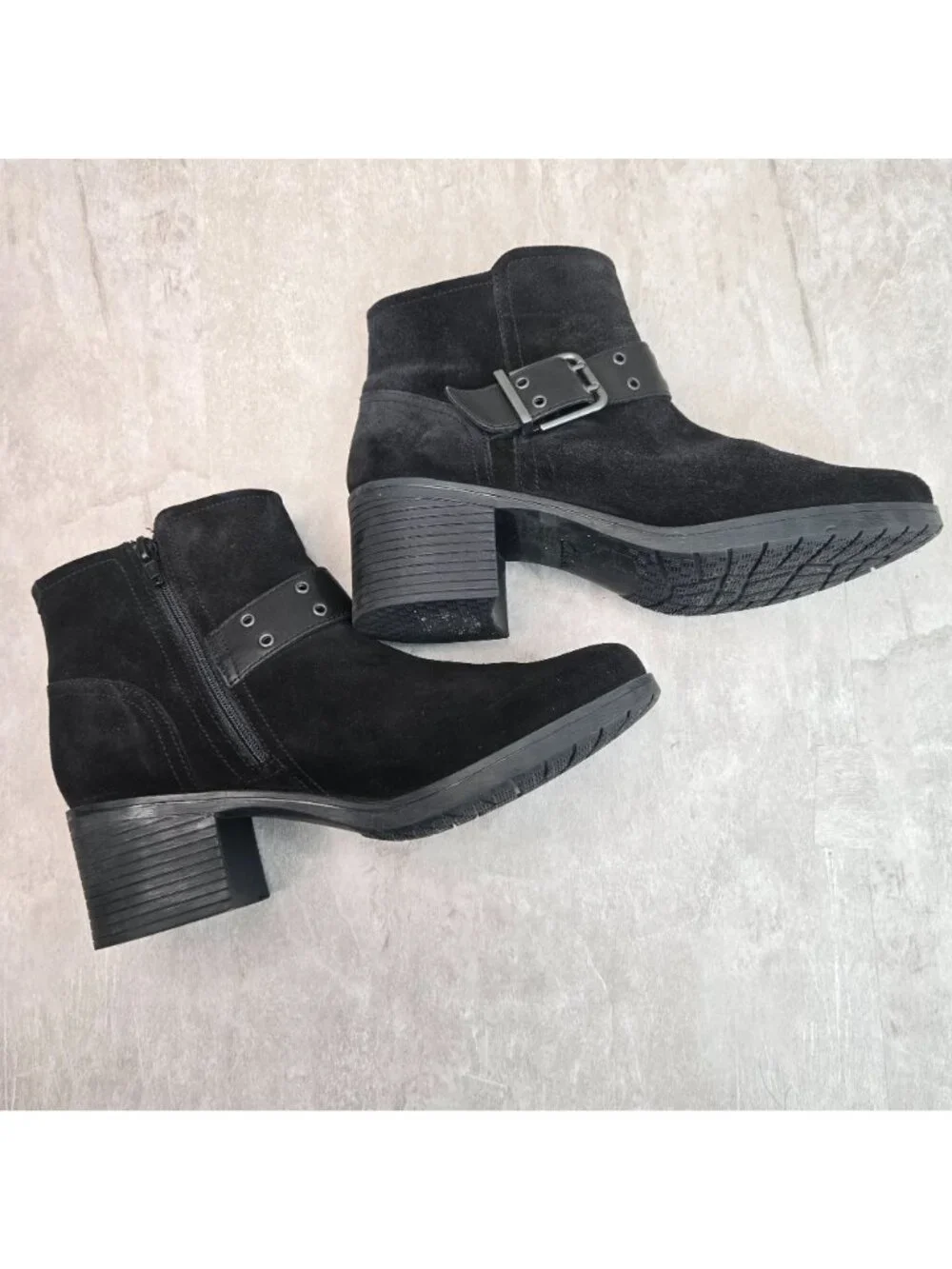 Clarks Block Heel Ankle Boots 9.5 Black Suede‎ Grunge Biker Moto Buckle Booties